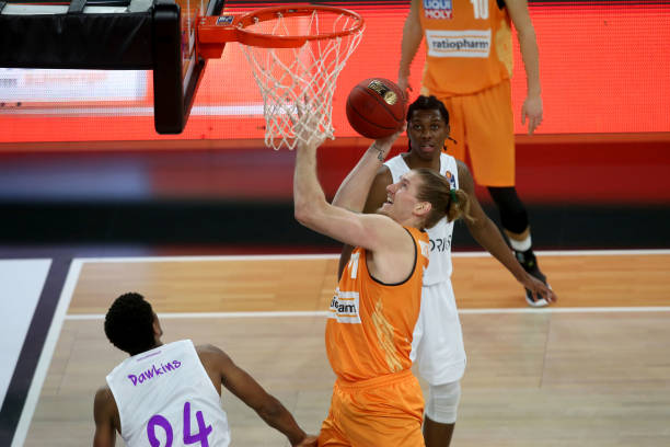 的拼劲与铜 的拼劲与铜